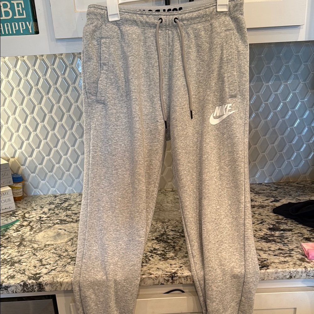 Nike Gray Sweatpants Relaxed Fit Tapered Design